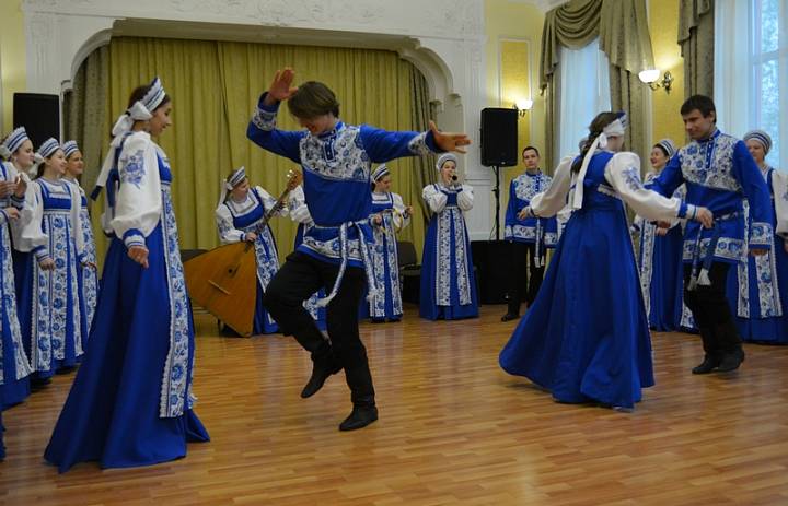 Звучит Россия: На отчетном концерте студенты исполнили песни разных регионов страны