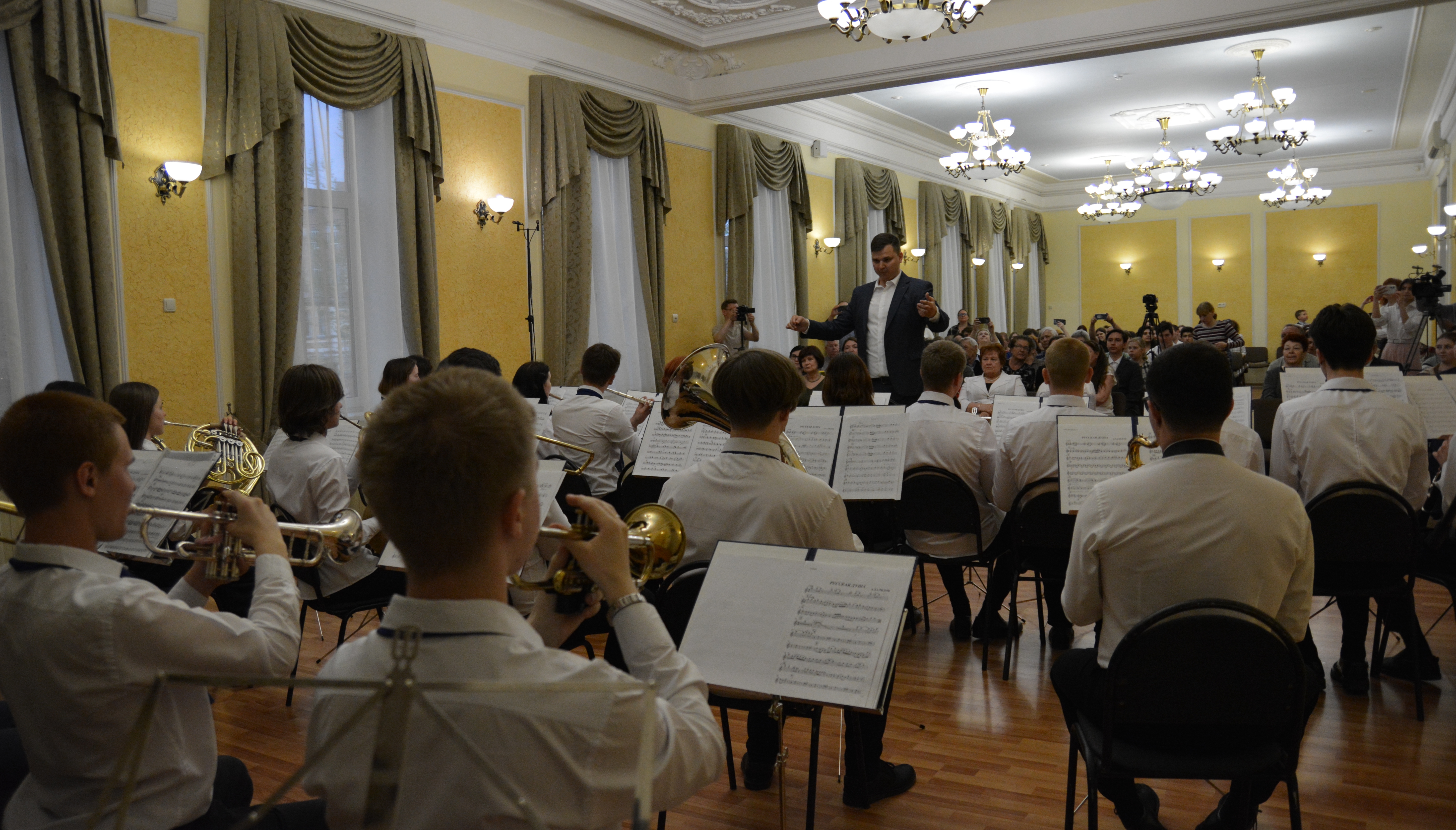 Духовой оркестр Саратовского областного колледжа искусств вызвал бурю оваций