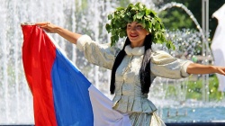 Флешмоб «Вперед, Россия!», посвященный Дню государственного флага России