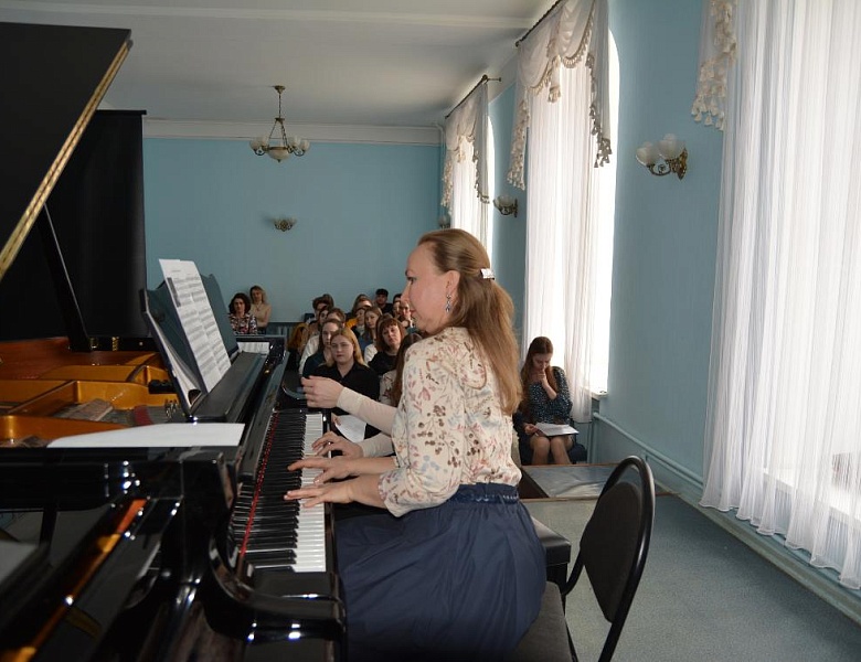 Музыканты из московского ВУЗа провели лекцию - концерт и мастер – класс для саратовских студентов