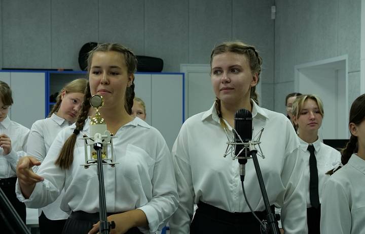 Песню «Чему учат в школе» вместе исполнят детские хоры со всей России