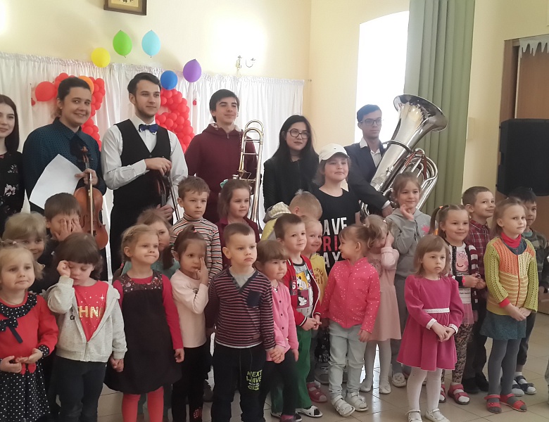 «Знакомство с музыкальными инструментами в детском саду «Колосок»