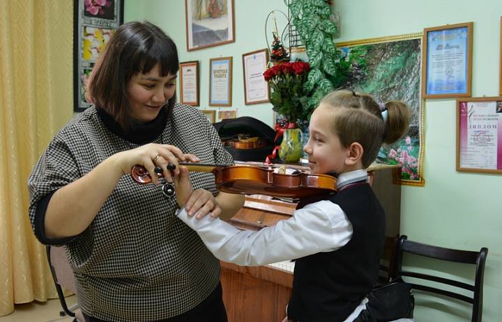 «Секреты мастерства»: Преподаватели Саратовского областного колледжа искусств провели серию  мастер-классов в Петровске 