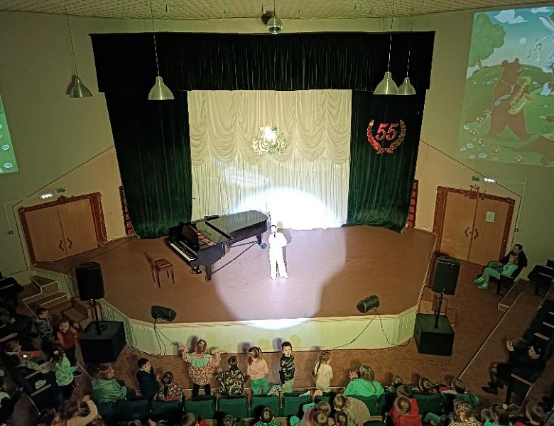 Студенты  филиала Саратовского областного колледжа искусств пригласили дошколят из Балашова в «музыкальный лес»